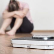 Bulimia: disturbo alimentare. Cause, sintomi e trattamento