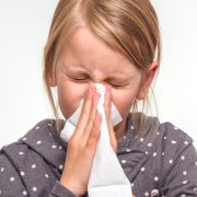 Raffreddore nei bambini: come curarlo