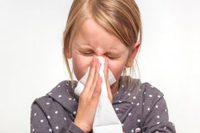 Raffreddore nei bambini: come curarlo
